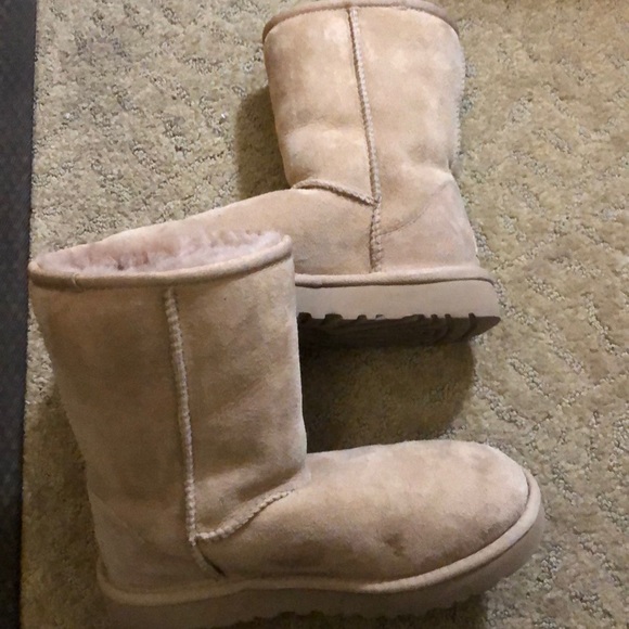 UGG boot size 5 - Picture 2 of 8